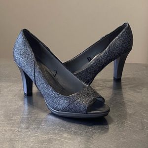 Life Stride sparkly heels size 8